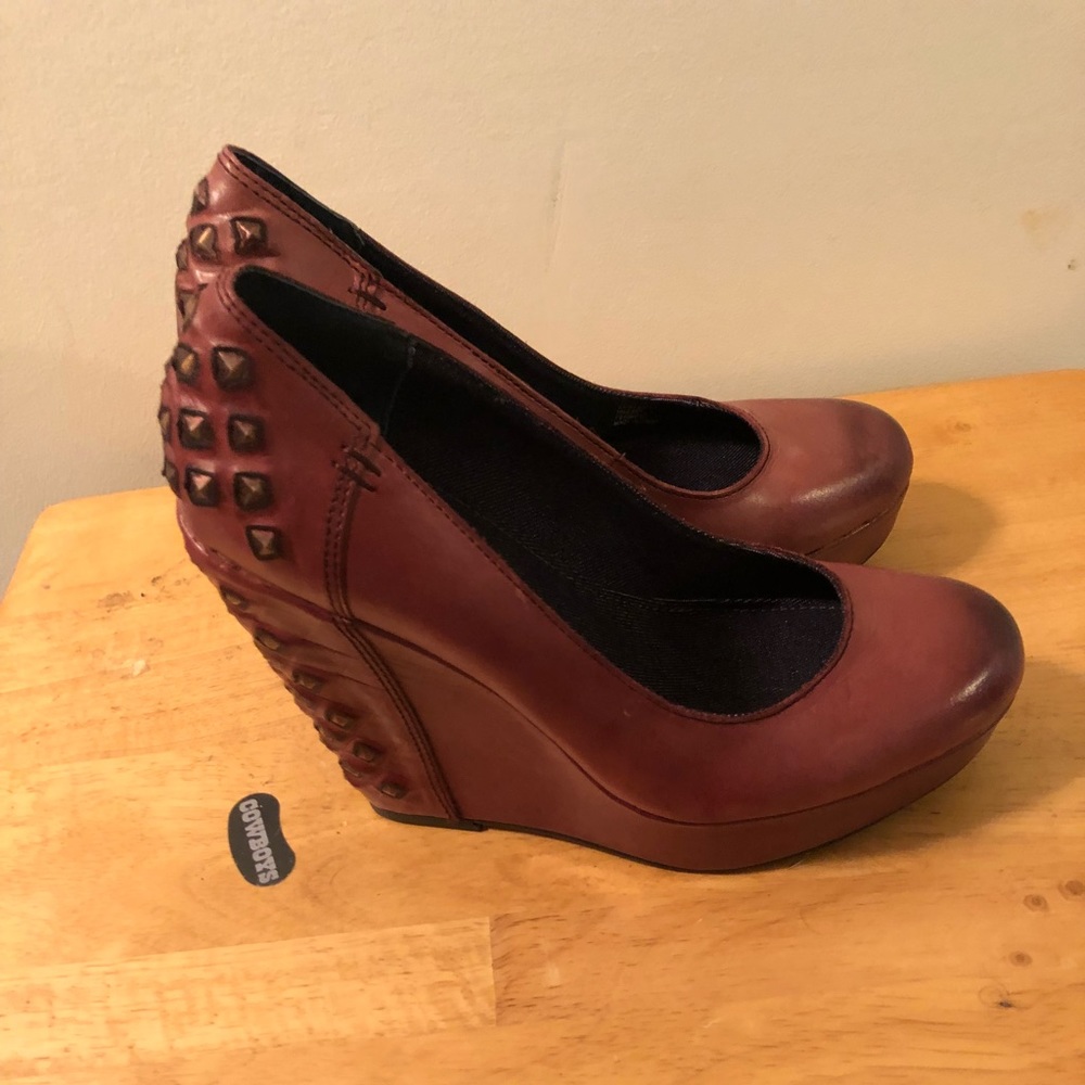 Calvin Klein Platform (wine)